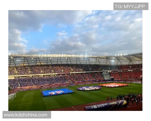 足球明星系列壁纸尽显球场风采与个人魅力让您随时感受足球的激情与活力