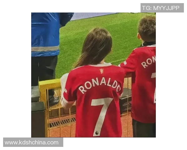 21号足球明星女运动员的魅力头像与风采展示 21号足球明星女运动员的魅力头像与风采展示