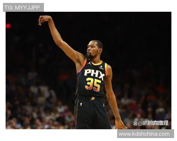 足球明星杜兰特的传奇故事与成就分析